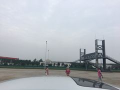 -甘南服务区-停车场