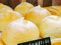 爆浆榴莲芝士面包-啊噗吐呦现场烘焙(麦凯乐店)