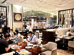 -广州万富希尔顿酒店·感趣自助餐厅·金秋蟹宴生蚝海鲜刺身