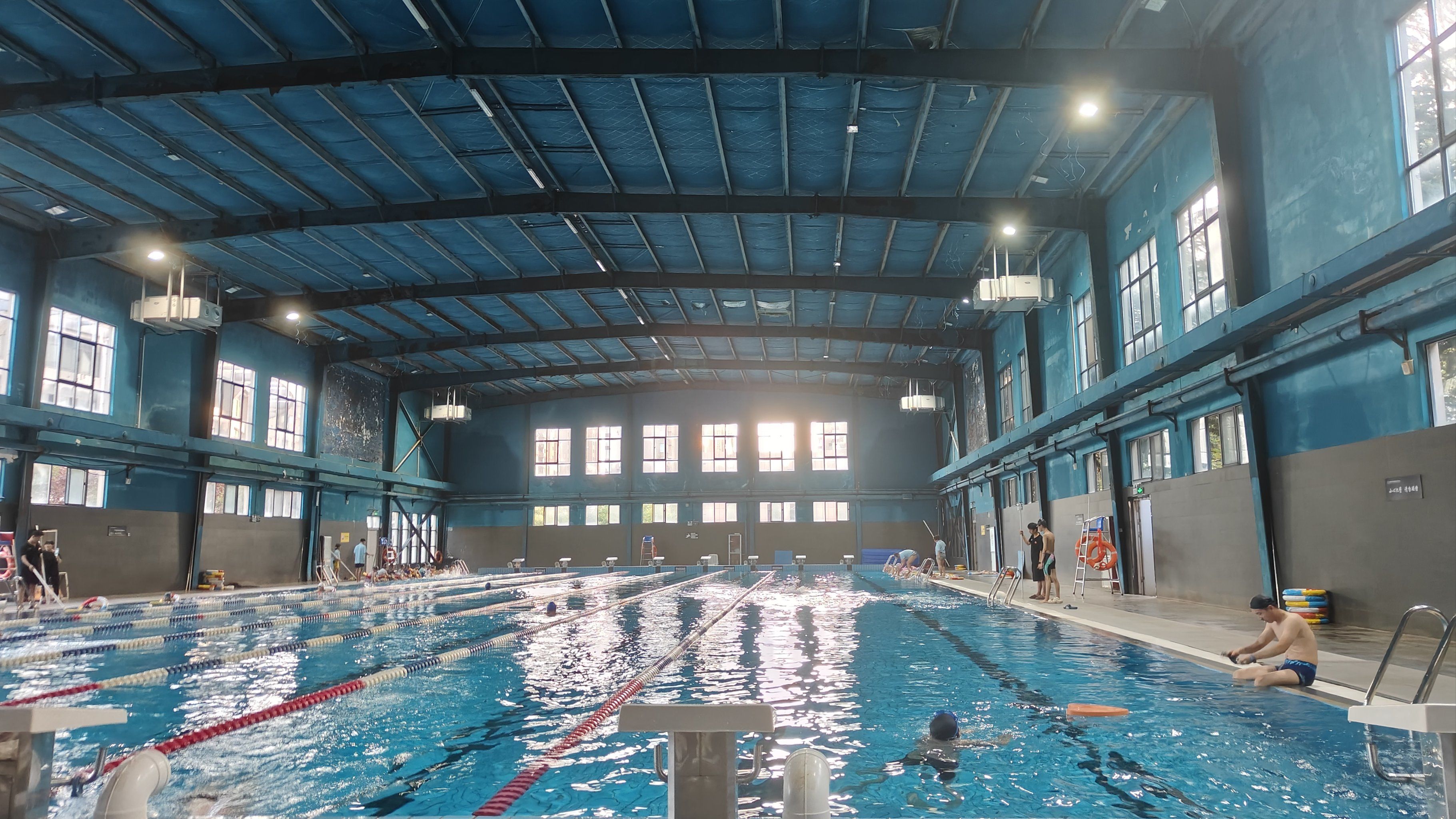 泳游馆的环境非常非常好,下次还会来的,很舒服