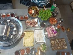 -围炉肉舍•炭烤活鳗•丹东海鲜烤肉(步行街店)