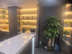 -维也纳酒店(深圳横岗塘坑地铁站店)