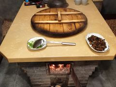 -万里闯关东铁锅炖菜馆(高新旗舰店)
