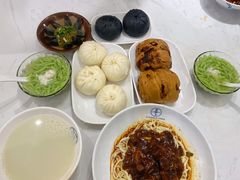 -李与白包子铺(桐梓林店)