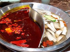 菌香鸳鸯锅-晓宇重庆火锅(赛格国际购物中心店)