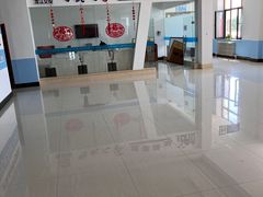 -甘南服务区-停车场