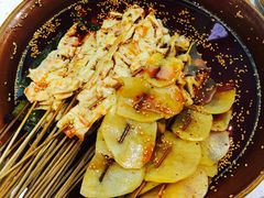 钵钵鸡-青石桥老瓦房肥肠粉总店(青石桥总店)