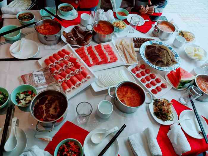 凯鸽火锅城(迎宾店)-"他们家的店特别的大也是老公小时候的回忆所.