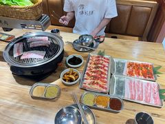 -汉城烤肉·黑金冠(华山路店)