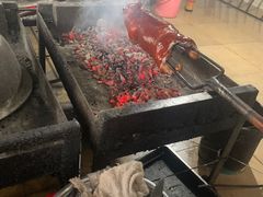 -黄记四更烤乳猪店