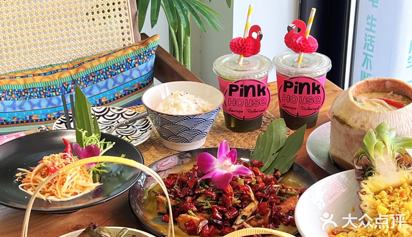 粉粉嫩嫩的海边泰菜餐厅，少女心满满的仙境