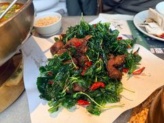 -饱嗝·小炒云南菜·见手青乌鸡汤锅(来凤街国创园店)