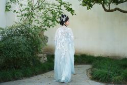 -一揽芳华汉服旗袍体验馆(拙政园店)