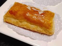 榴莲酥-高第街56号港式餐厅·精选(世茂广场宽厚里大明湖店)