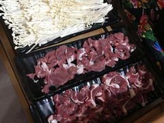 -果松木炭酸菜铜火锅·外婆参鸡汤