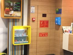 -麦当劳(世界城广场店)