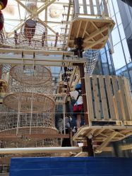 -PIPIKINGDOM皮皮王国欢乐号(欢乐海岸购物中心店)