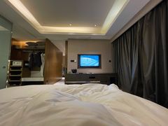 -上海滴水湖皇冠假日酒店