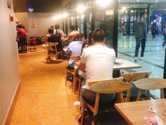 用餐区-肯德基(格尔木世邦店)