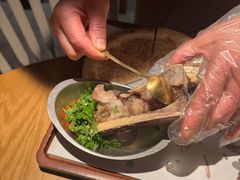 招牌烤牛骨髓配维吾尔馕饼/半份-纳鲁孜·新疆特色餐厅(上海悦荟广场店)