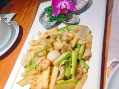 -黄泥岗·地道湖北菜(奥特莱斯店)