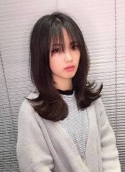 -天下皇剪新潇洒美容美发