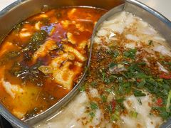 -德林酸菜鱼火锅(南丹店)