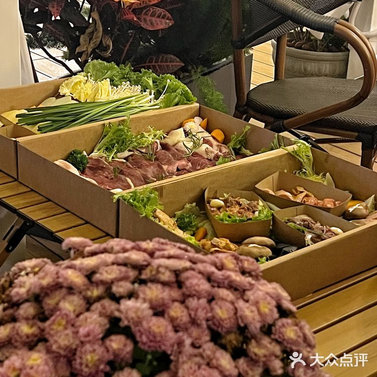 人生苦短!烤肉填满🍻在弥勒小酌一杯!