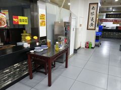 -牛一嘴·兰州牛肉面·大盘鸡(财富中心店)