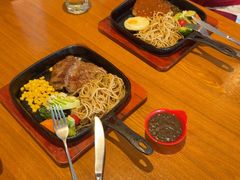 -豪客嘉族·麦尼顿西餐厅(乐福天下店)