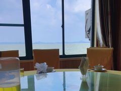 -湖边饭店