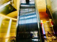 景观位-醉辉皇上海之巅(上海中心大厦店)