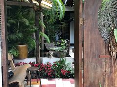 -Cuc Gach Quan Restaurant