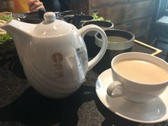 热铁观音珍珠奶茶-湊湊火锅·茶憩(新中关购物中心店)