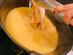 -鲜入围煮花胶鸡海鲜火锅