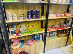 -Pets First伊珊娜洗护·精致美容·家庭式寄养(新会路店)