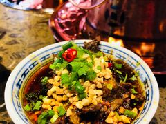 -沪小二炭火蛙锅(淮海中路美食不夜城店)