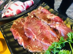 特级雪花牛肉-唯成•韩国炭火烤肉 유성고기