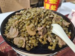 -刘姐啤酒鱼民族演艺餐厅(西街总店)