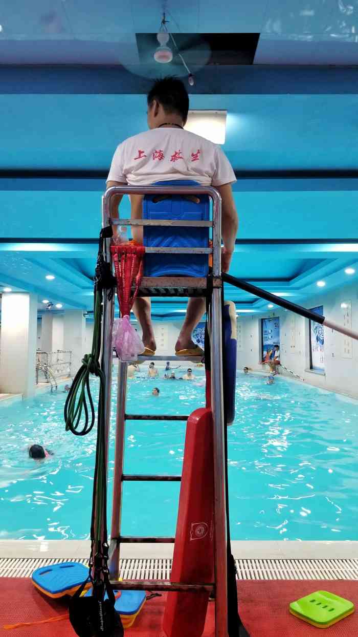 泳冠游泳俱乐部(望景苑馆)-"夏天当然是要找个游泳馆好好游玩一下.