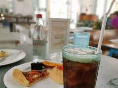 -Cha Cha's Beach Cafe