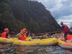 -安吉龙王山峡谷漂流