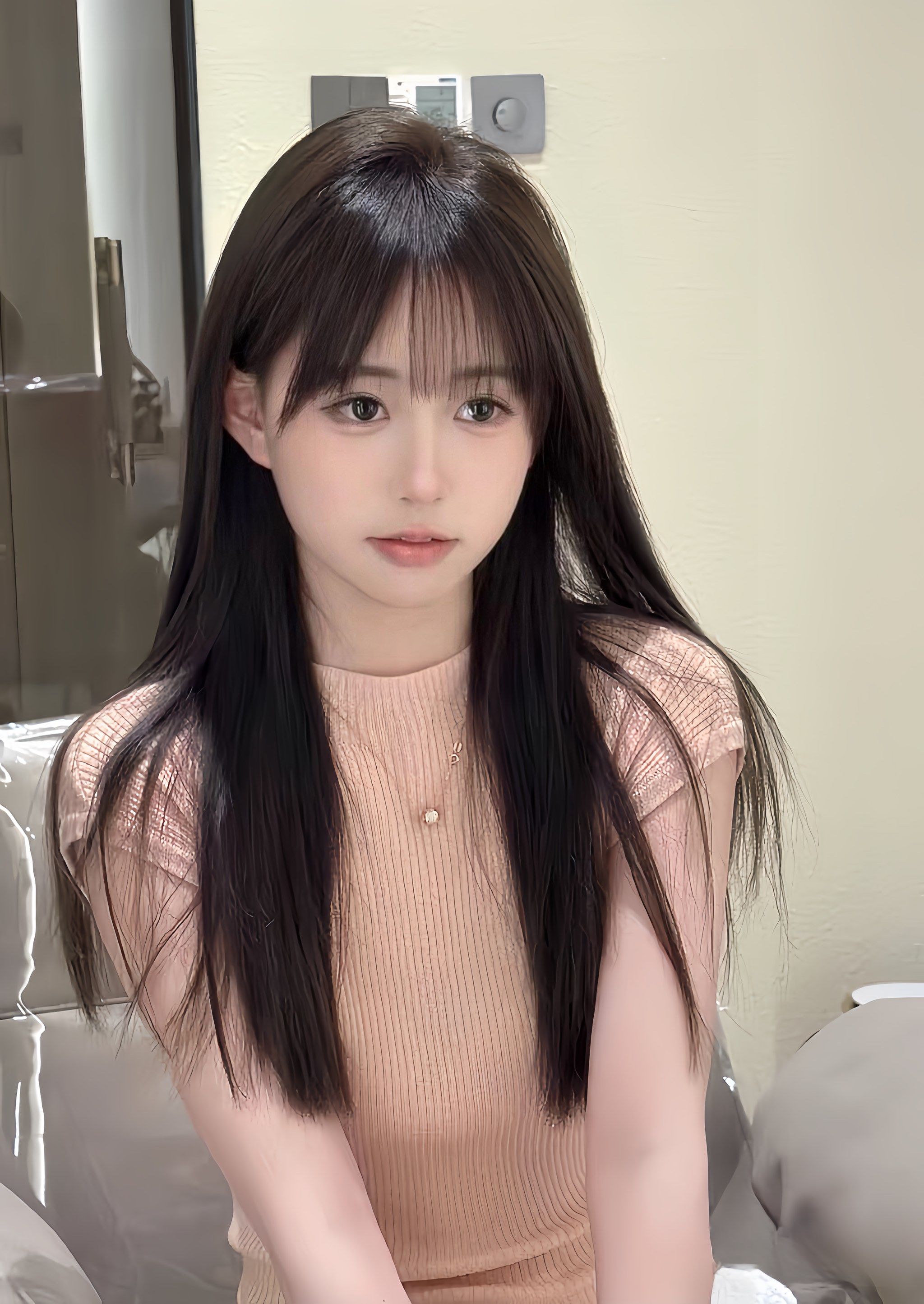 女生减龄瘦脸空气八字刘海
年轻mm特