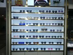 -臻美视爵眼镜·明月·依视路·蔡司折扣店(广渠门店)