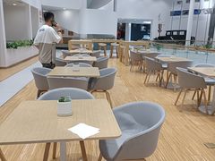 -杭州中沃沃尔沃4S店(滨江区店)