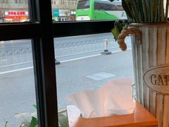 -愉肴麻辣香锅(中山路店)