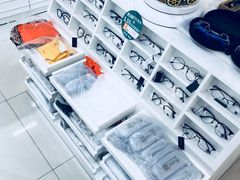 -诺柯视眼镜-蔡司依视路官方工厂店(淞南一店)