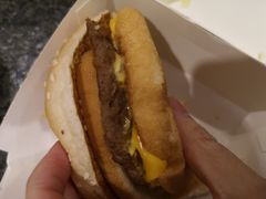 -麦当劳(展览路店)