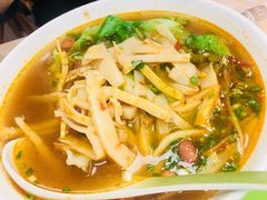 -卓雅桂林米粉