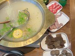 -天成·潮州牛肉脆肉鱼生蚝自助火锅